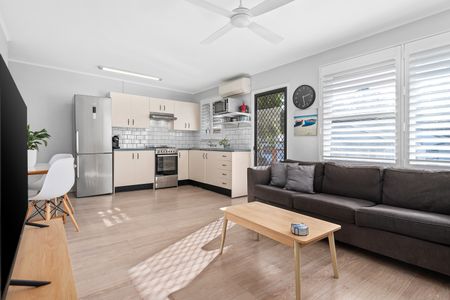 1/80 Selwyn St, Merewether NSW 2291 - Apartment For Rent | Domain - Photo 3