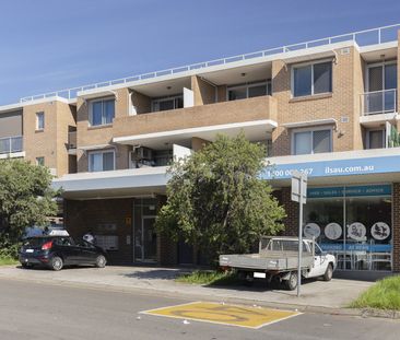 Spacious Unit in Prime Location - Photo 1