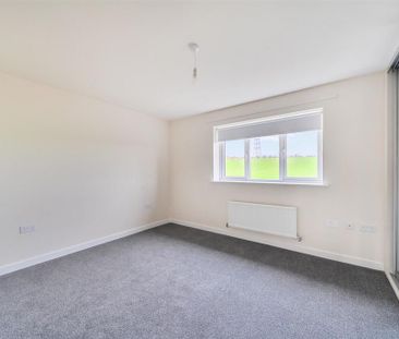 2 bedroom semi-detached house to rent - Photo 4