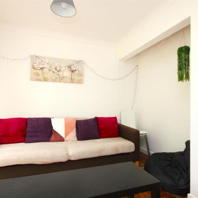 4 bedroom semi-detached house to rent - Photo 1