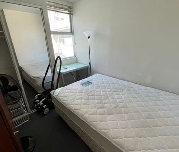 City-Edge Convenience in the Heart of Carlton - Photo 3