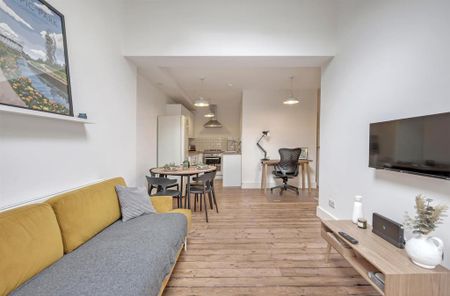 2 bedroom maisonette to rent - Photo 3