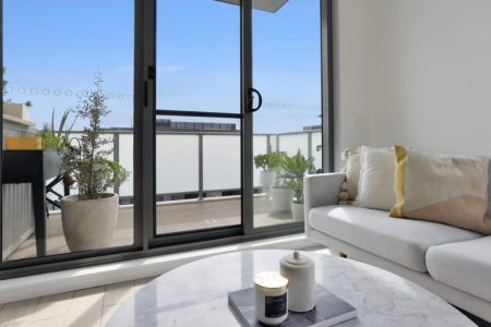 Two Bedroom Apartment In Convenient Location! - Photo 2