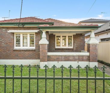 Beautifully Presented Family Home - Photo 5