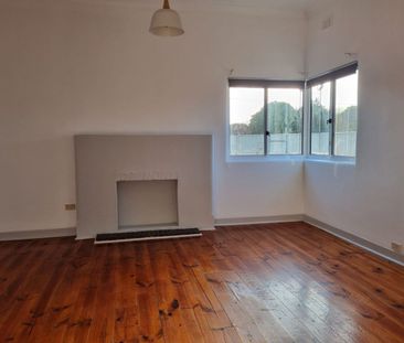 House, newly renovated - Photo 1