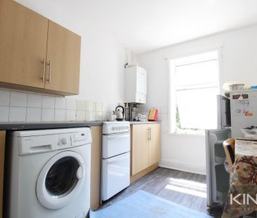 2 bedroom flat to rent - Photo 2