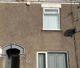 3 bedroom Terraced House To Let - Photo 2