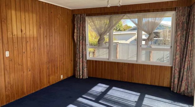 Great Family Home in Stoke - Photo 1