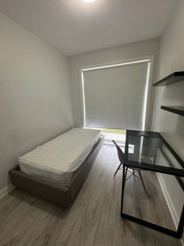 105 Amaya, Ottawa, ON K2A 3X7 - Photo 2