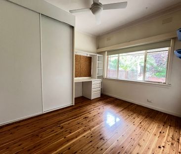 Comfortable Living in Sought-After East Albury - Photo 3