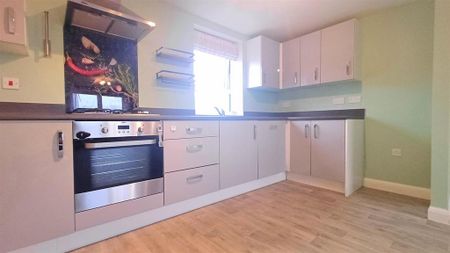 2 bedroom flat to rent - Photo 4