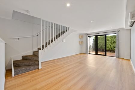 10 Quealy Street, Casey ACT 2913 - House For Rent | Domain - Photo 2
