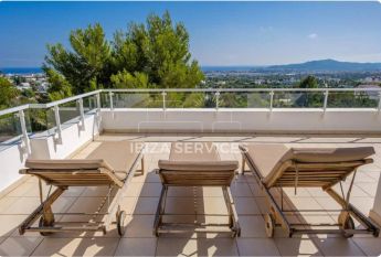 Annual or seasonal rental villa Sa Carroca with sea views