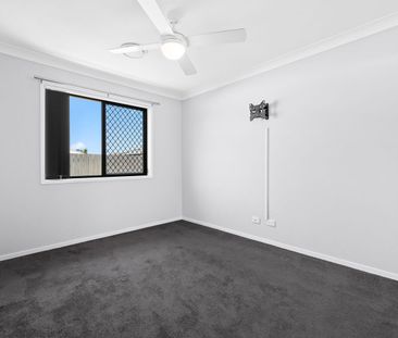 Family Home with Ducted Air-conditioning & Solar Electricity - Photo 6