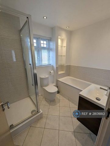 3 bedroom detached house to rent - Photo 3