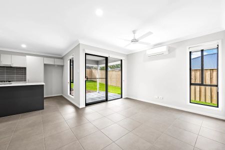 Near New Duplex - Photo 4