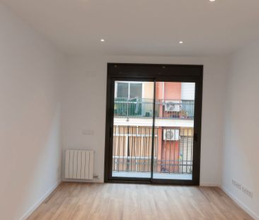 Piso de alquiler en Carrer de Bartomeu Pi, La Bordeta - Photo 2