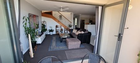 3-bedroom shared unit, U Smith Street - Photo 2