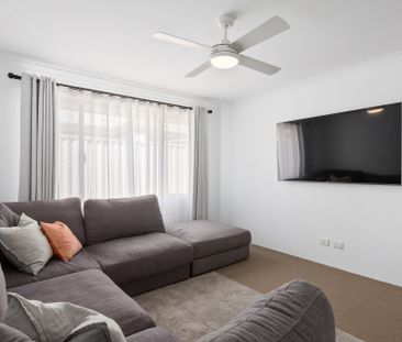 Bright, Airy & Beautiful 4x2 Family Home Near the Beach - Photo 3