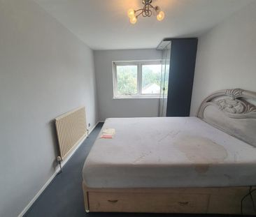 Mandeville Road, Enfield EN3, London - Photo 2