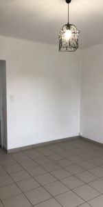 A LOUER REZE PONT ROUSSEAU - Appt T1 RDC - TERRASSE CAVEAU - STATIONNEMENT EXTERIEUR - Photo 4