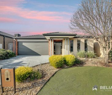 Picture perfect Family home in Alamanda Estate! - Photo 3