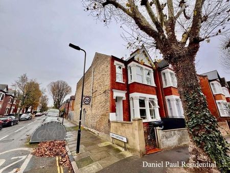 Half Acre Road, W7 - Photo 2