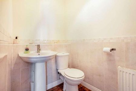 Rhodes Gardens, Morley, LS27 - Photo 5