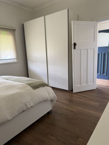 Centre of Town - Photo 5