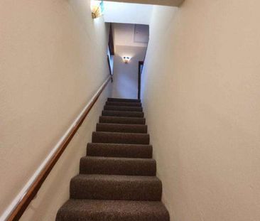 Hedgeley, Woodford Avenue, Ilford, IG4 - Photo 3