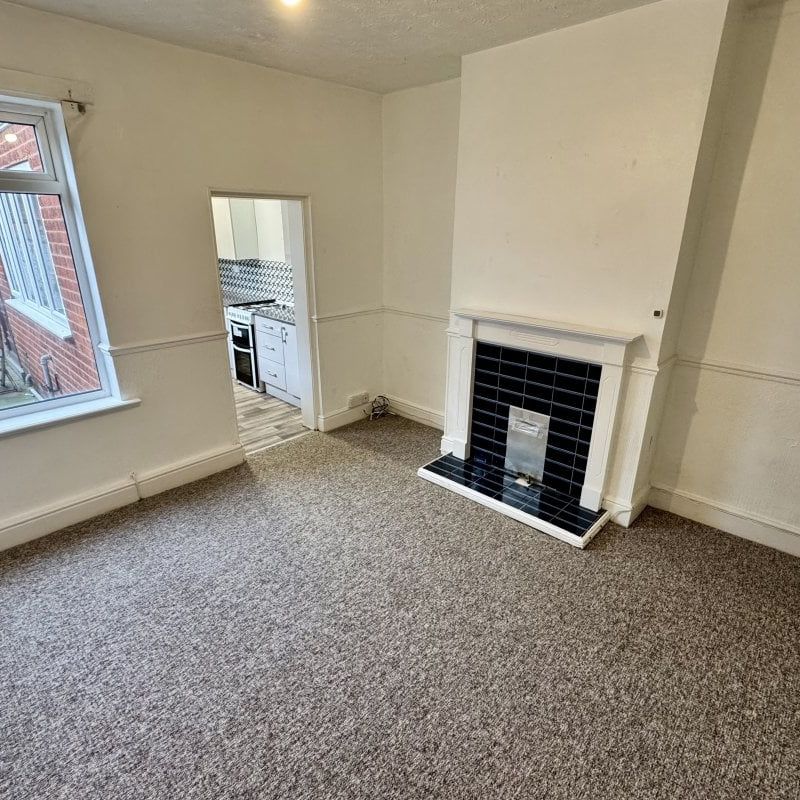 John Street - Photo 1