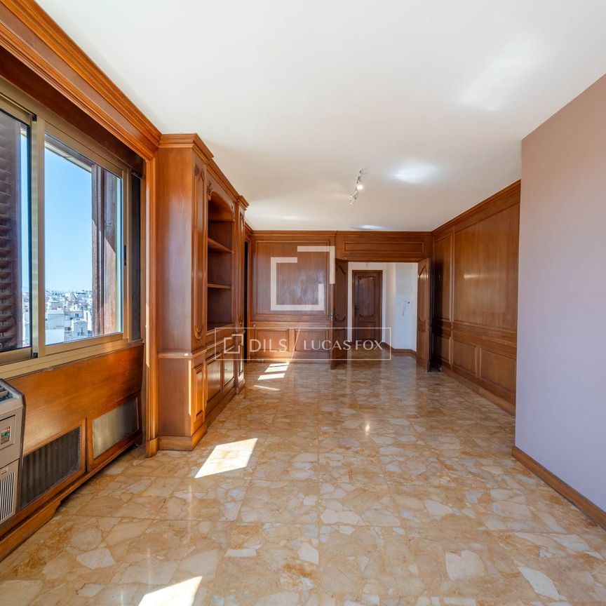 Impressive property with views and terrace for rent in Pla del Remei - Photo 1