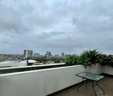 Spacious 2 bedroom apartment with City Views in Emerald Park - Photo 2