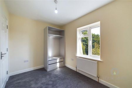 3 bedroom end of terrace house to rent - Photo 3