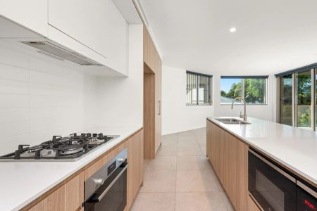 Stylish 3-Bedroom Apartment with Panoramic City Views at The Sinclair, East Brisbane - Photo 4