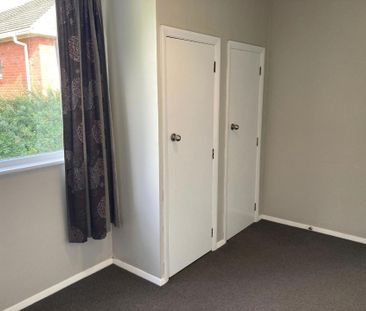 Sunny Family Home - Photo 6