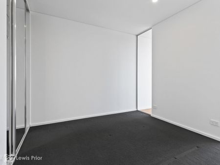 Light-Filled Living, Prime Position - Photo 4