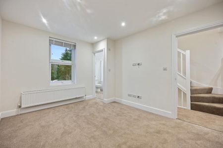 3 bedroom terraced house to rent - Photo 5