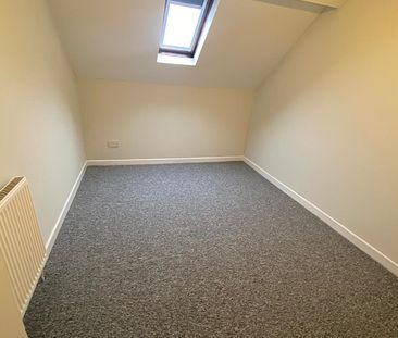 £1,100 PCM, Newly Refurbished Two Bedroom Second Floor Flat in Pena... - Photo 4