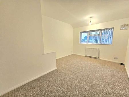 North Hill Drive, Romford, RM3 - Photo 2