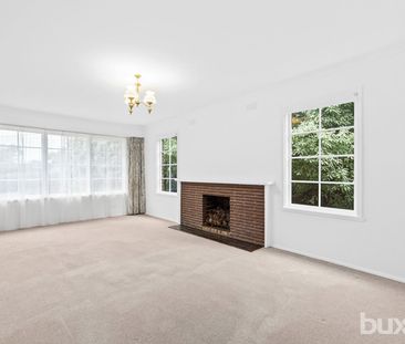 CHARM, SPACE AND CONVENIENCE ALL IN ONE! - Photo 6