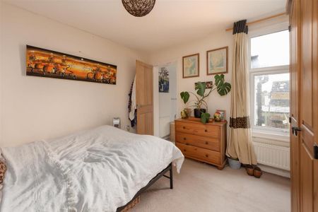 2 bedroom end of terrace house to rent - Photo 3