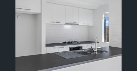 Stunning 3-Bedroom Home - Photo 5