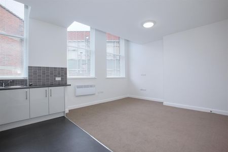 Rent Bank Street, City Centre, S1 £900pcm - Photo 5