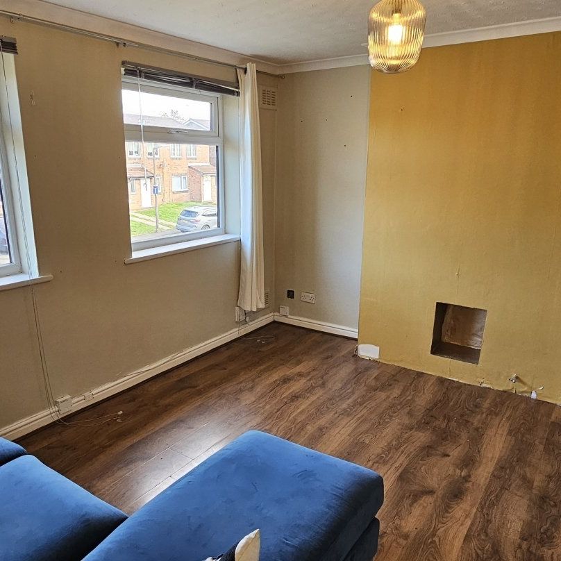 2 bedroom maisonette to rent - Photo 1