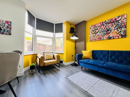 BEDROOM 1- HUGE DOUBLE ENSUITE - Photo 4