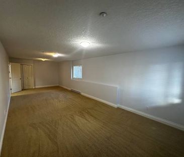 Large 2 bedroom suite in Thetis Heights - Photo 2