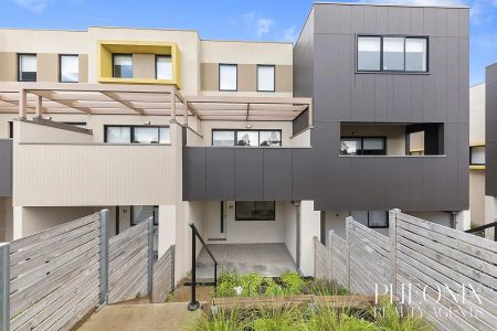 “Modern 2 BEDROOM TOWNHOUSE PLUS STUDY” - Photo 2