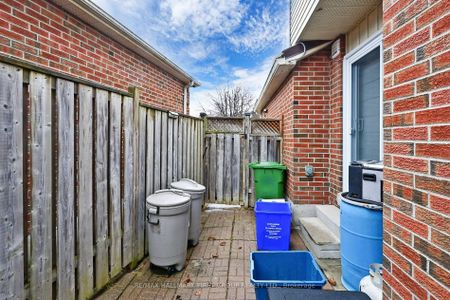 For Lease - 1 Bramwell Drive, Ajax, Ontario - Photo 4