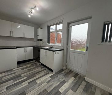 2 bedroom terraced house to rent - Photo 3